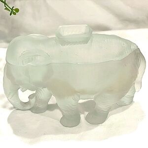 Vintage Frosted Glass Elephant Trinket Storage. Unmarked. Possibly Fenton.